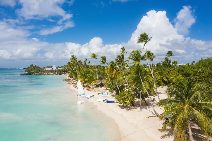 Plages de sable blanc et eaux cristallines de Bayahibe